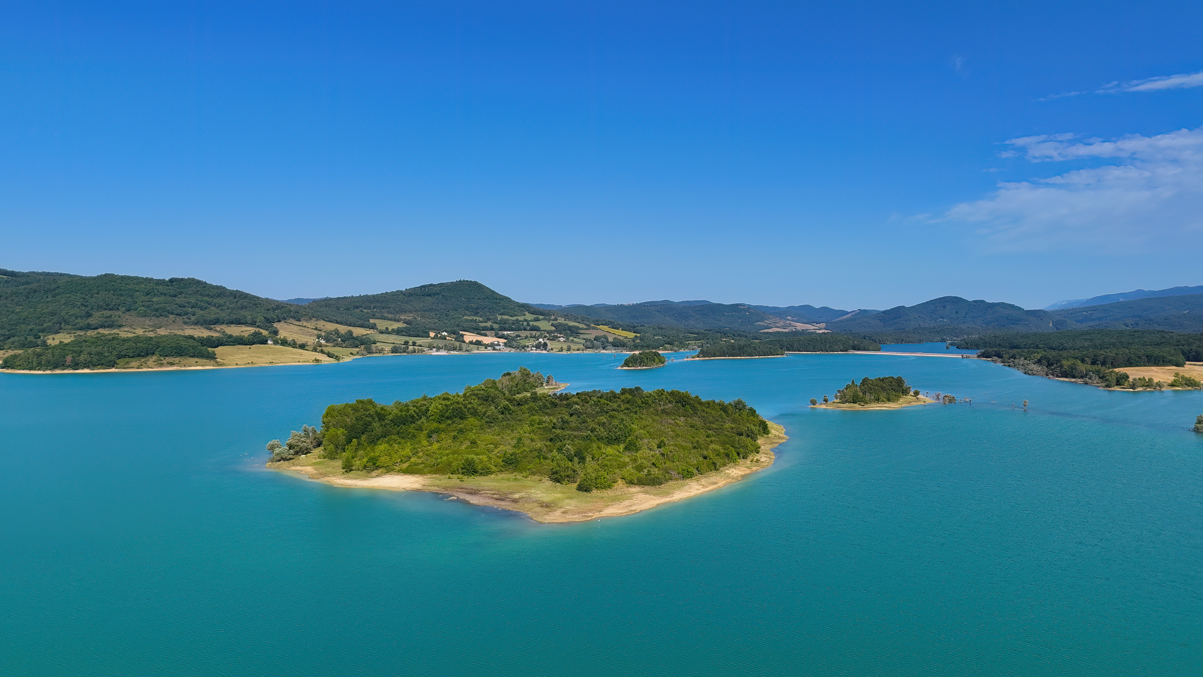 Le grand archipel du Lac de Montbel ጠ Vue nord